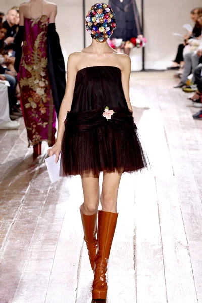 Look 11